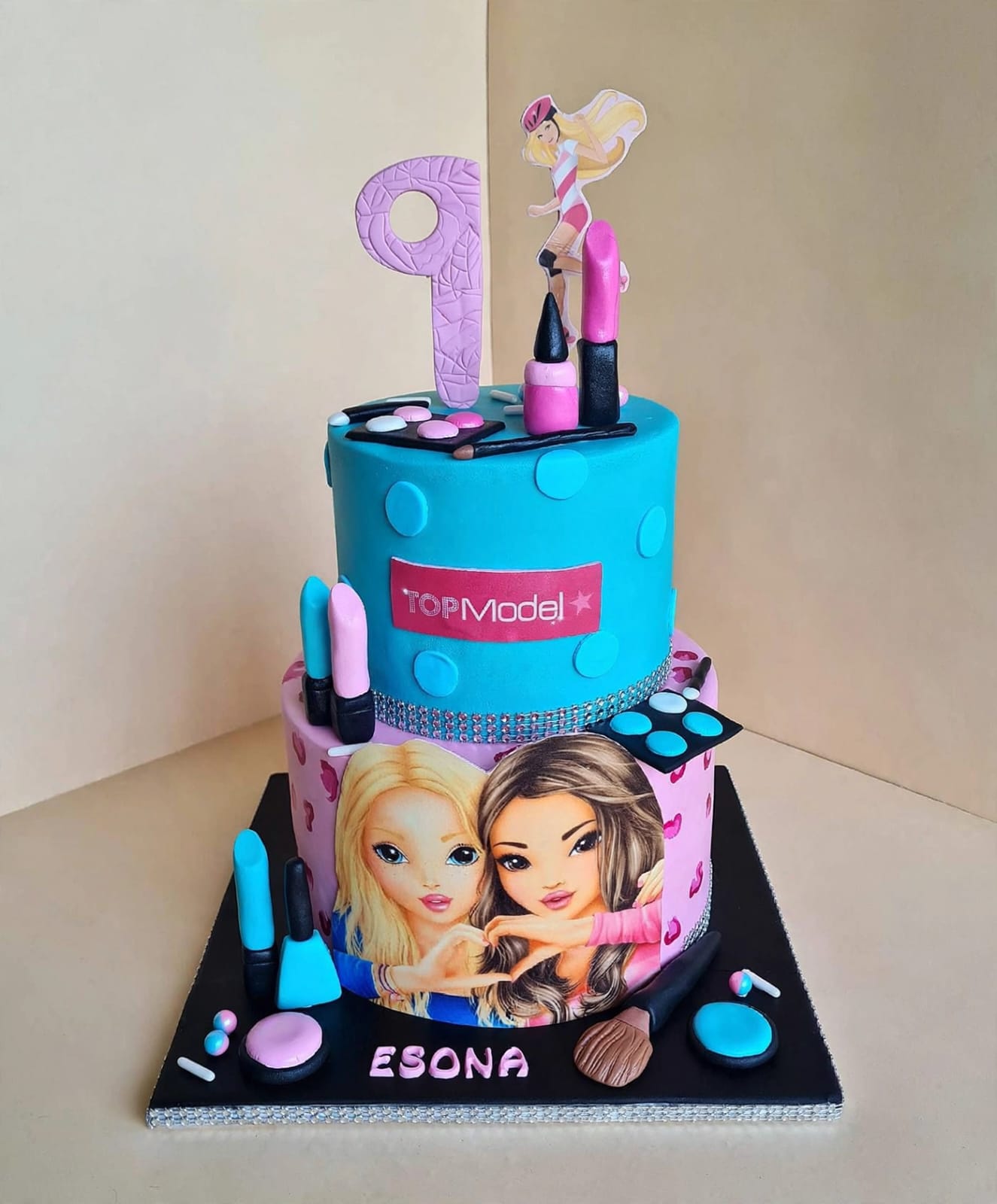 Celebration cake by Bakery Queens