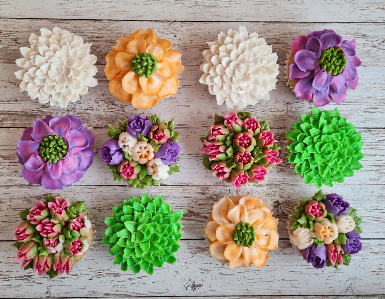 Cupcakes cake by Bakery Queens