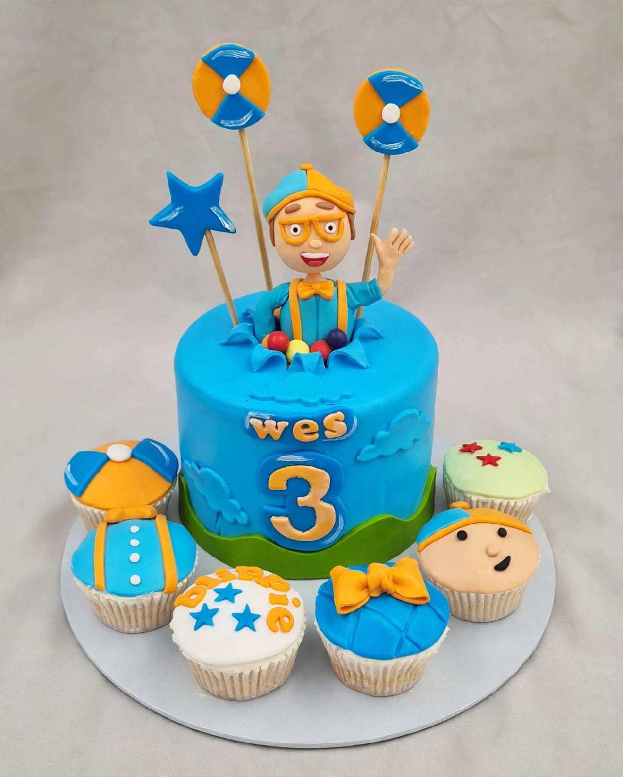 Celebration cake by Bakery Queens